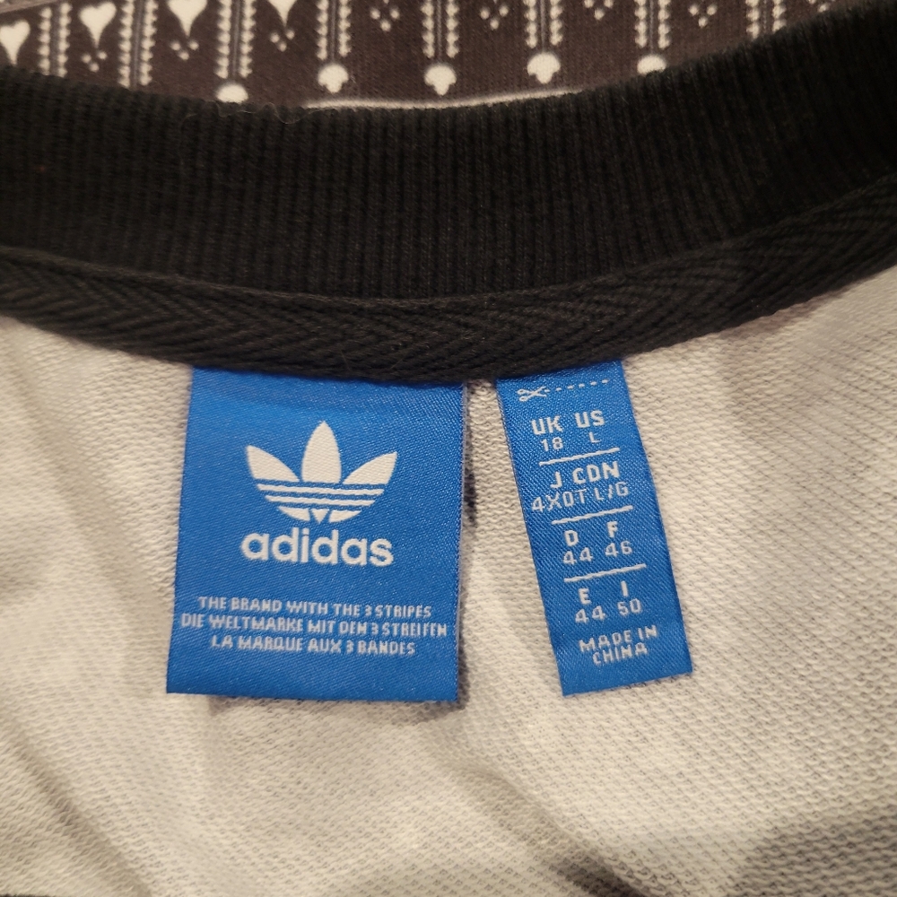 Adidas Size L Pavao Crop Sweatshirt Heart Print - Picture 4 of 6